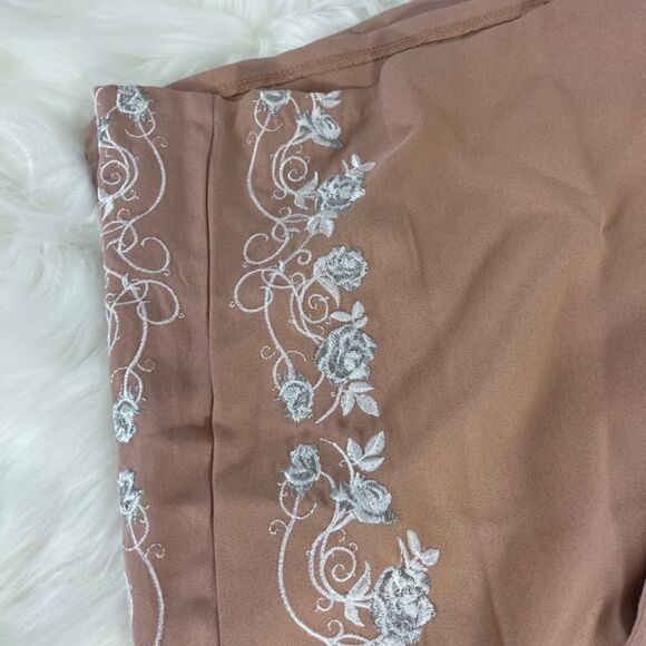 Carli Bybel X Missguided Pale Peach Wide Leg Embroidered Dress Pants Sz 4 - Picture 8 of 9